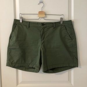 Old Navy 5” Chino Shorts